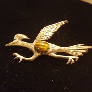 Roadrunner brooch with tiger eye stone
